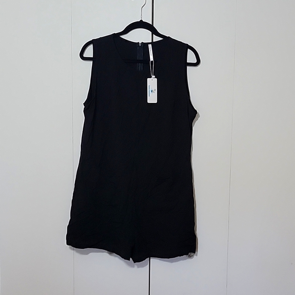 Beachsissi Black Sleeveless Romper With Zipper Back